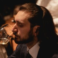 Валентин Карлов