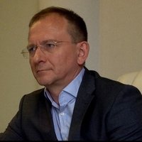 Владимир Попов