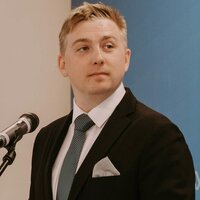 Илья Андреев