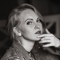 Еленка Аникеева