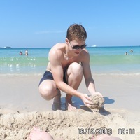 Павел Ларионов