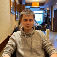 Олег Комаров