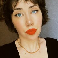 Полина Попова