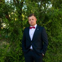 Денис Ефремов