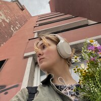 Юля Канарова