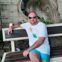 Денис Ларин