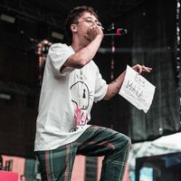 Денис Новоселов