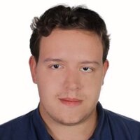 Роман Махнев