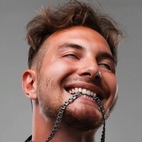 Алекс Бобровский