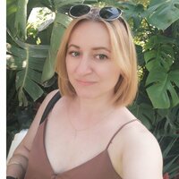 Виктория Лайонз