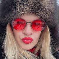 Анна Бутусова