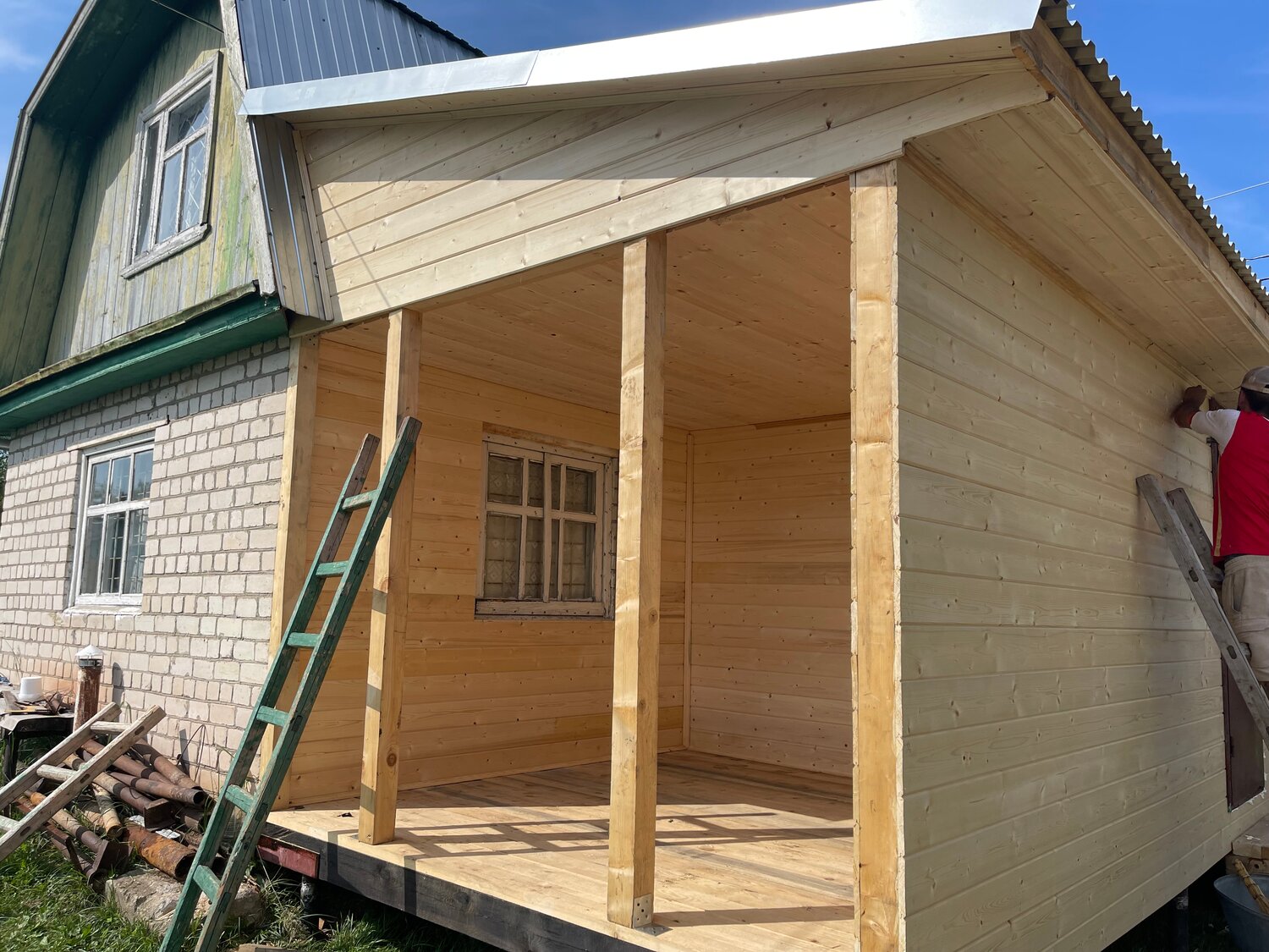 детинец пристройка веранды, веранда к дачному домику, пристройка веранды к дачному дому, веранда к дому из бруса, терраса к дачному дому