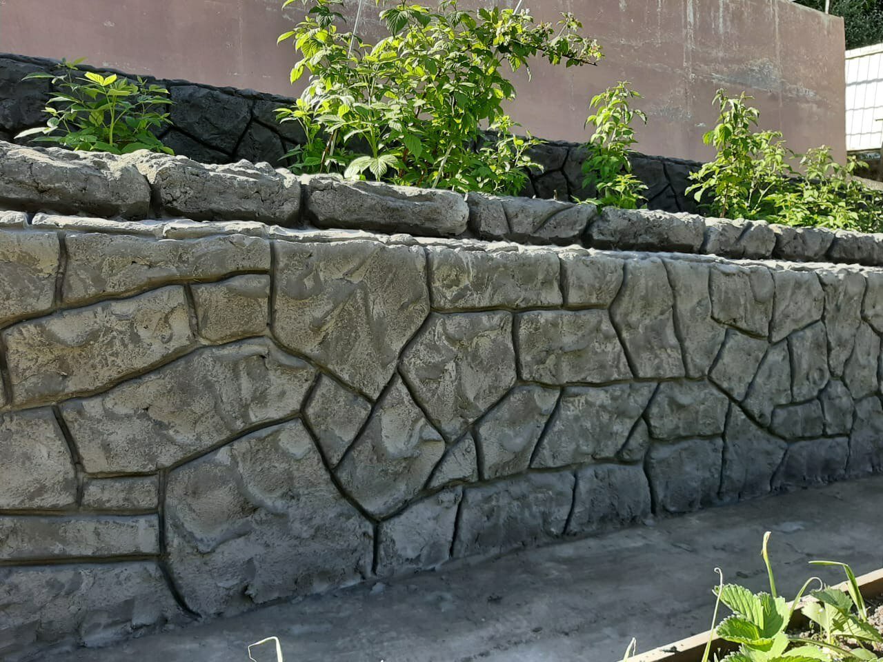 бутовый камень подпорная стена, арт бетон подпорная стенка, подпорная стена из бетона, артбетон искусственный камень, подпорная стенка брусянский камень