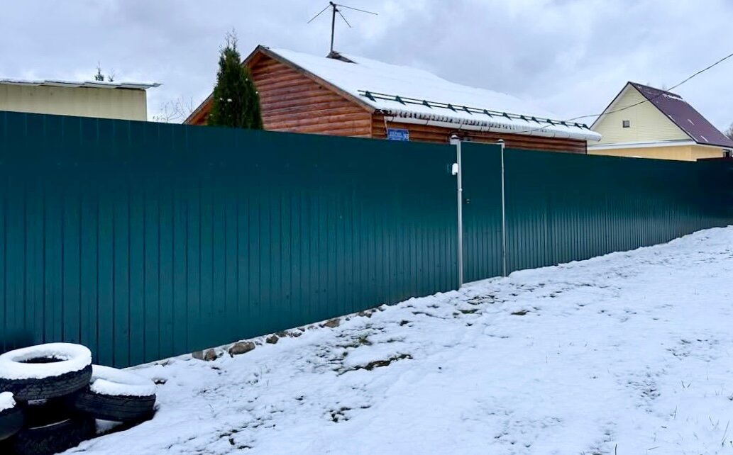 забор из профлиста, профлист ral 1014 забор, забор из профнастил, забор профлист зеленый мох 6005, забор из профлиста 6005
