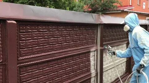 покраска забора, безвоздушная покраска забора, покрашенный забор, покраска крыш, покраска бетонного забора