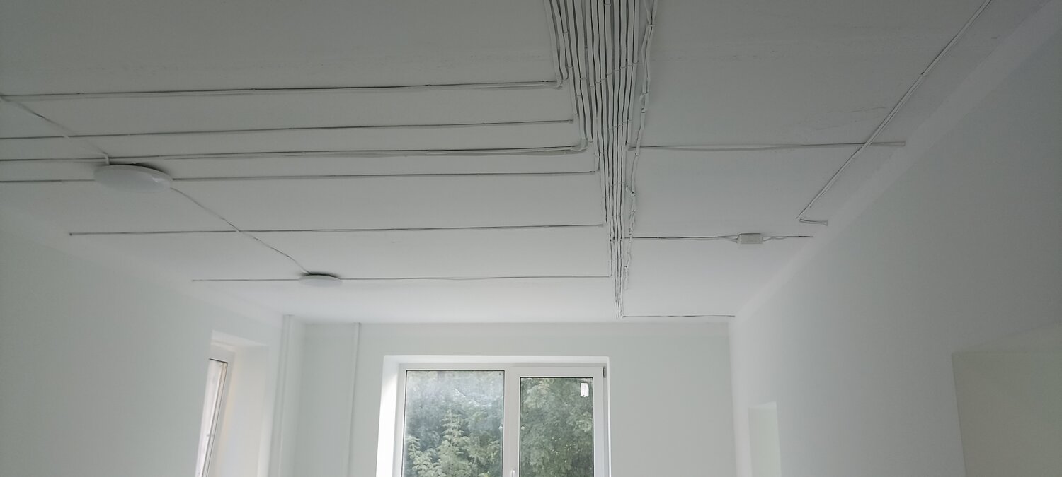 монтаж электропроводки по потолку, монтаж электропроводки, разводка электрики, монтаж электропроводки в квартире, электромонтажные работы