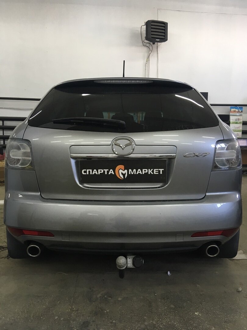 Установка активного сабвуфера Mazda CX-7