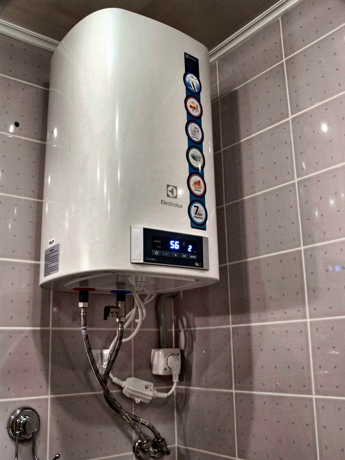 водонагреватель накопительный, монтаж водонагревателя, накопительный водонагреватель electrolux ewh 100 formax, водонагреватель, установка бойлера
