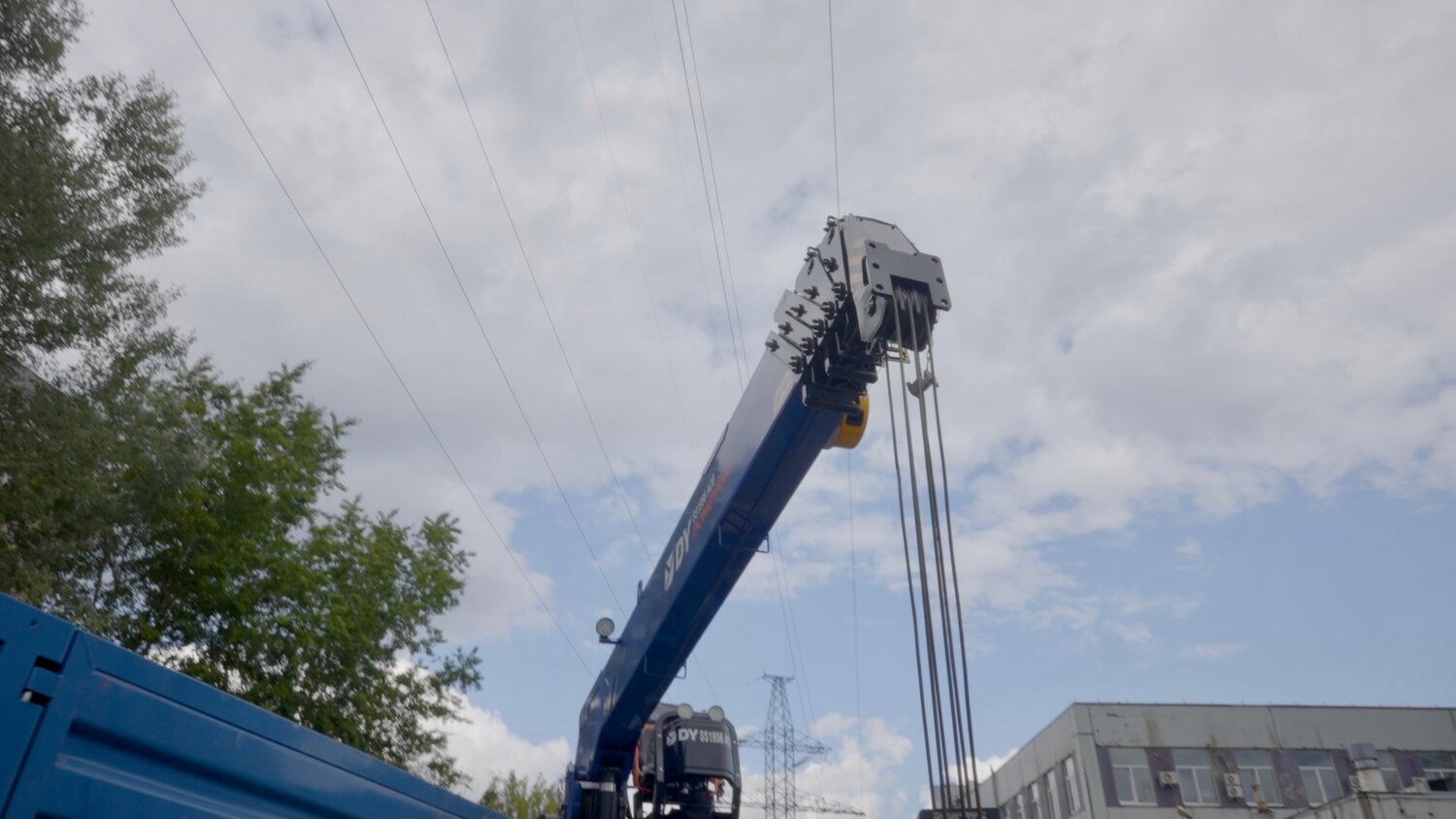 кран, кран большой, автокран 450 тонн, галичанин 110 тонн автокран, стреловой кран