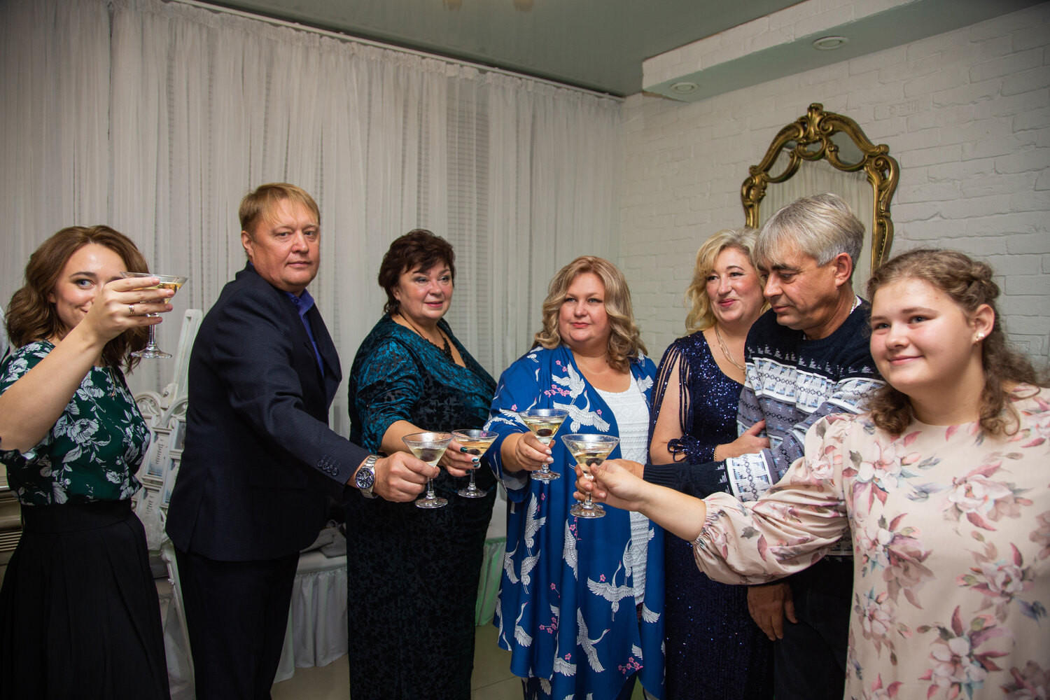 девушка, человек, ведущий на свадьбу, тамада на свадьбу, тамада