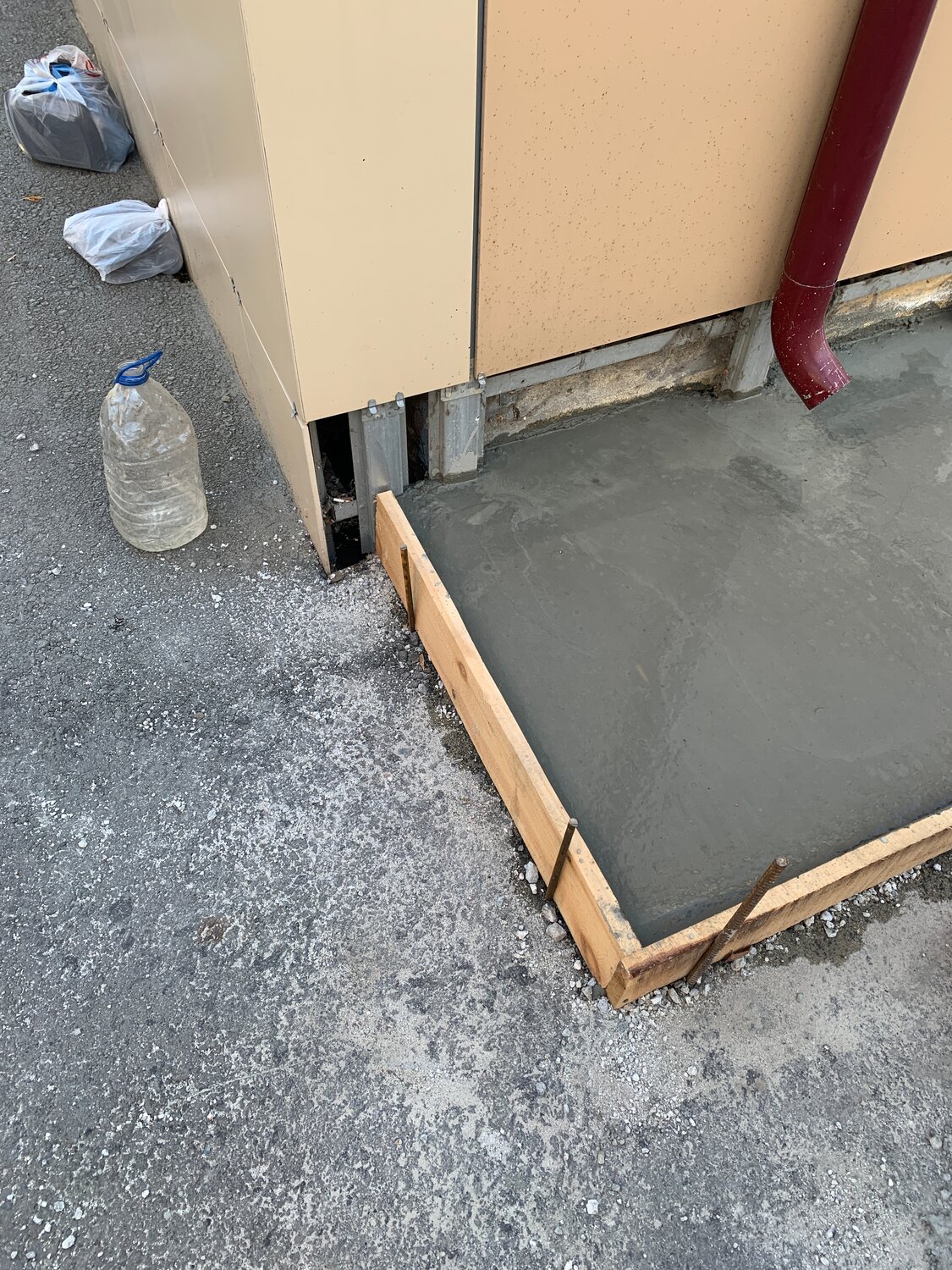 отмостка из бетона, бетонная отмостка, отмостка, гидроизоляция бетонной отмостки, отмостка для фундамента