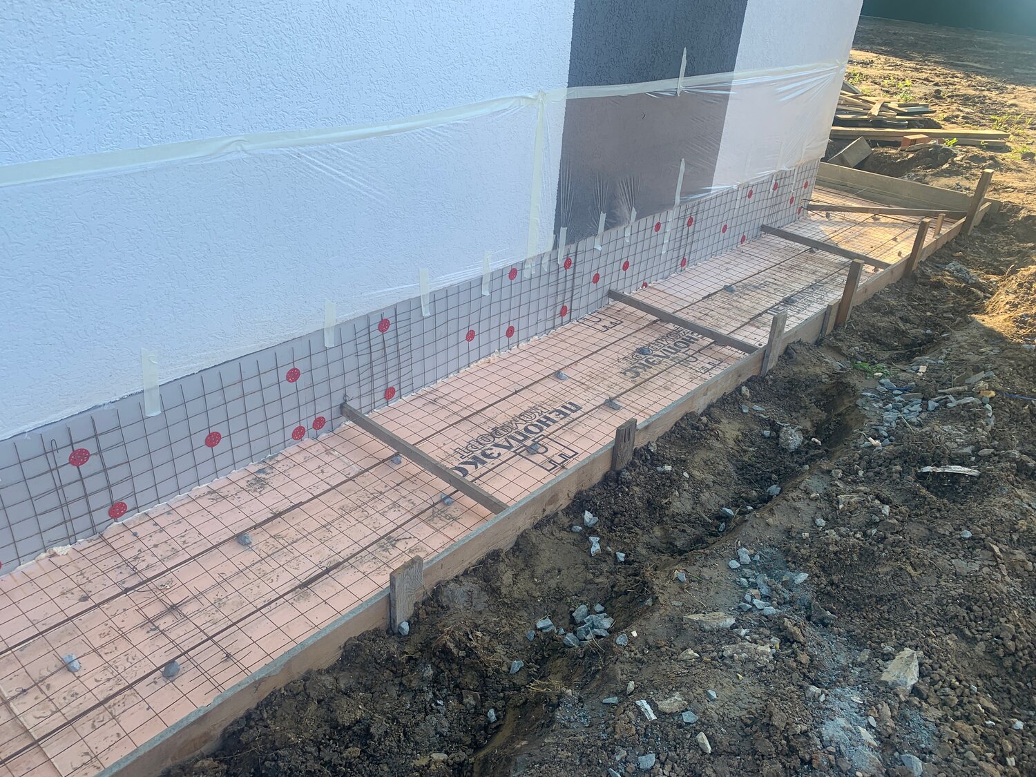 армирование отмостки, отмостка дома, утепленная отмостка вокруг дома, утепление отмостки, утепленная отмостка