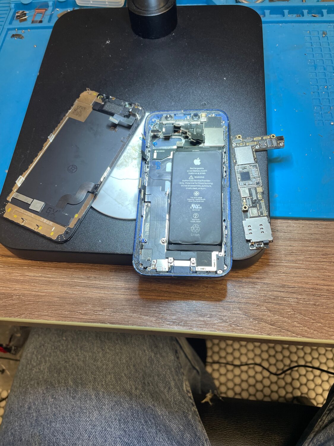 ремонт iphone, шлейф тач айди айфон 7, разобранный айфон, ремонт айфонов, аккумулятор на айфон 7