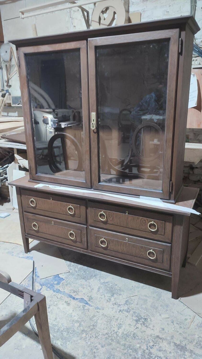 сервант старый, мебель, шкаф для спальни, старинный сервант, сервант