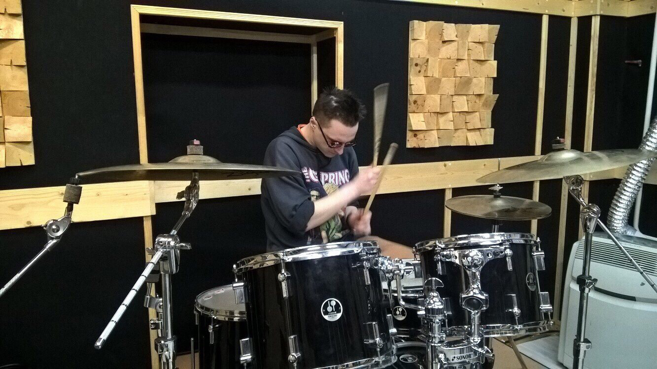 барабанщик, игра на барабанах, drum, мужчина, drummer