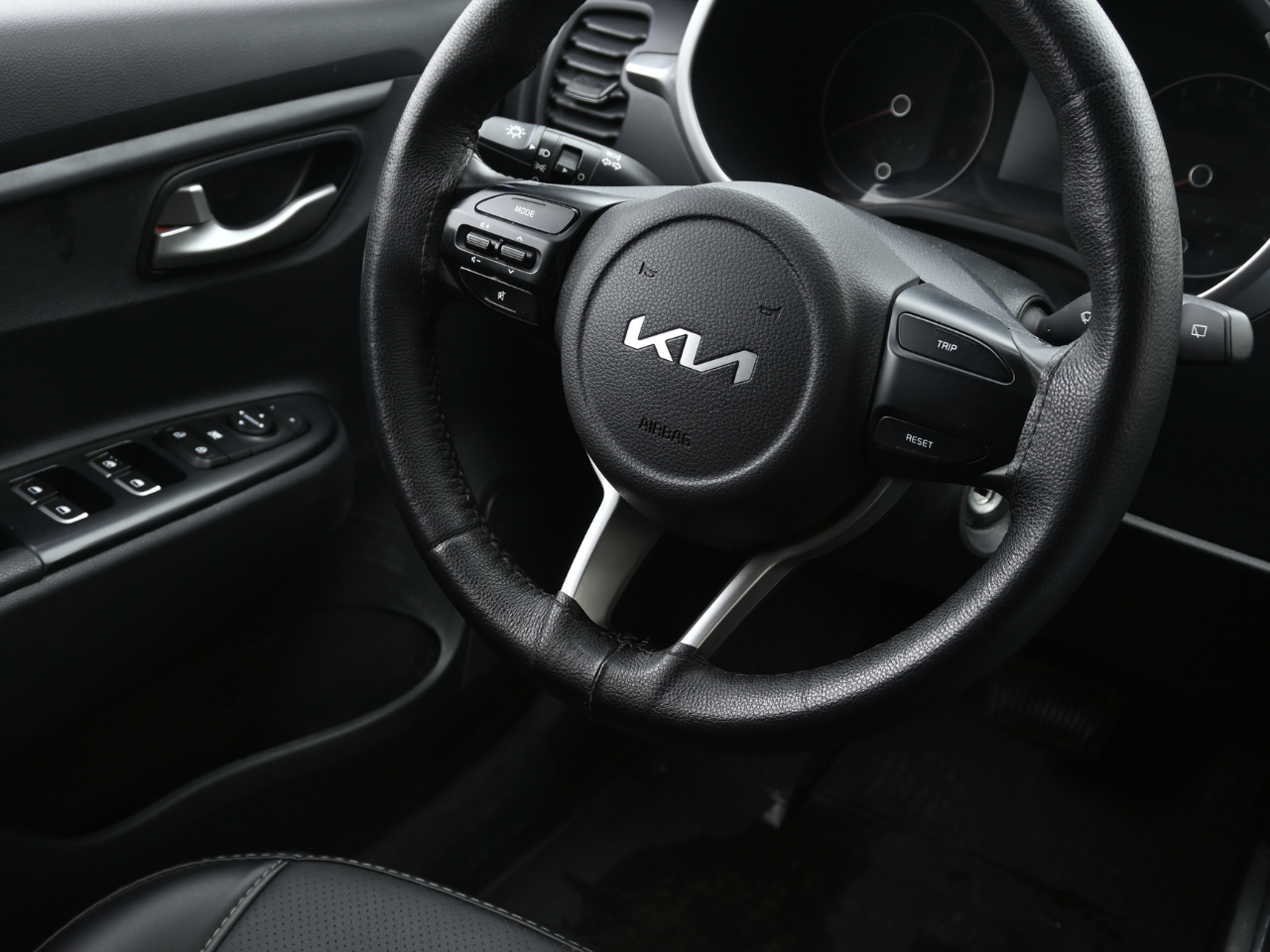 kia rio iv, kia rio x, kia rio, киа рио 2021 комплектация комфорт, Peugeot 208 I