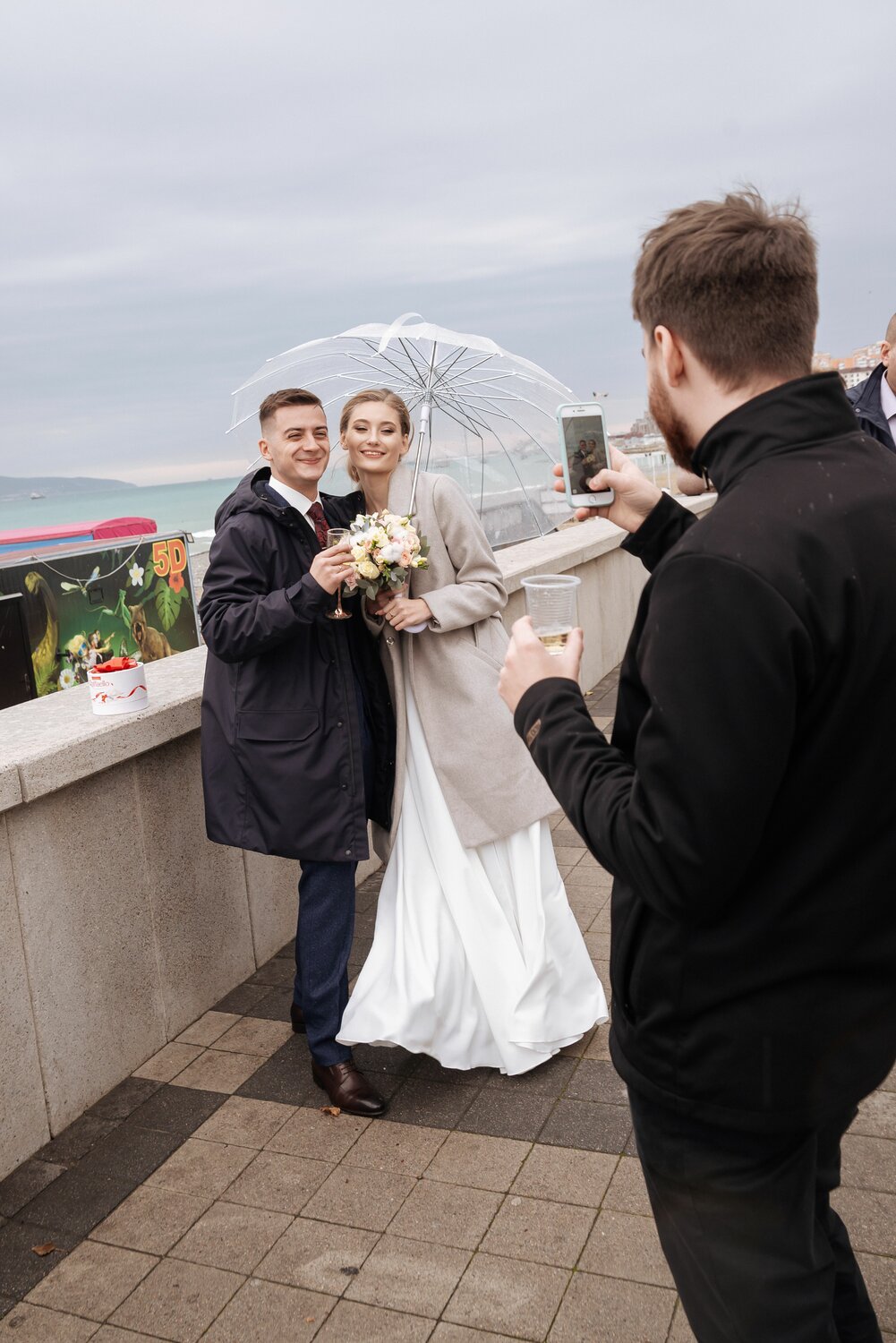 на свадьбе, свадебный, свадебный фотограф, человек, свадебная фотосъемка