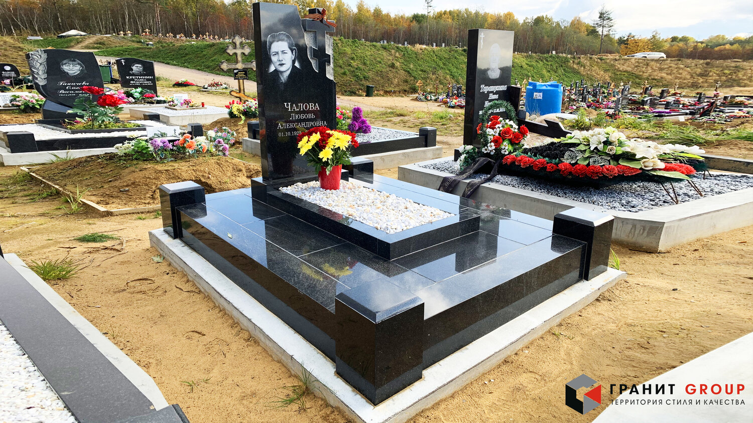 памятник на могилу, надгробия и памятники, памятники для урновых захоронений, мемориальный комплекс на могилу, гранитные ограды на кладбище