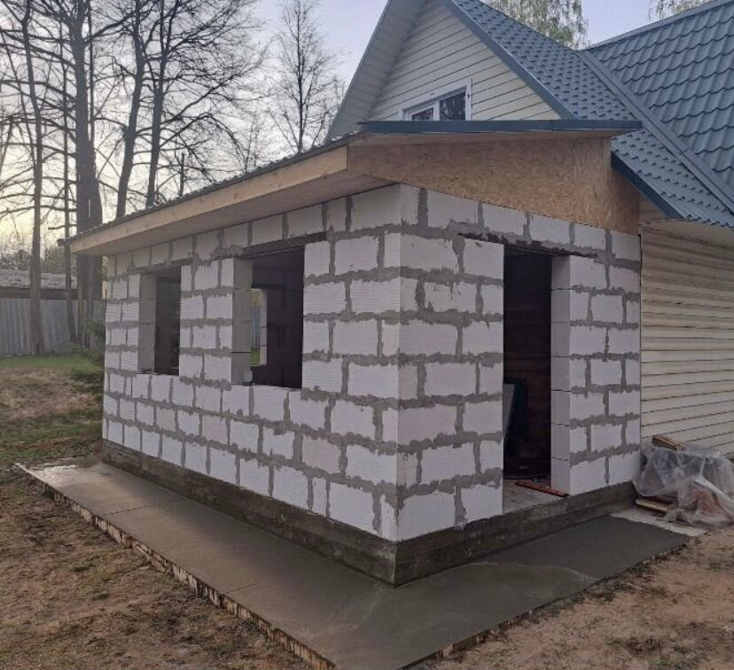 пристройка из пеноблоков, строительство домов из газобетона, газобетонные блоки, дачный дом из газобетона, одноэтажный дом из газоблока