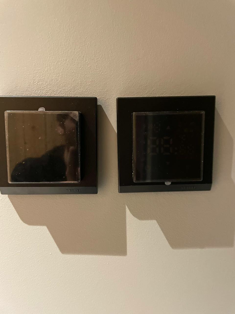iqwatt iq thermostat black diamond, терморегулятор теплого пола, терморегулятор черный, иллюстрация, терморегулятор для теплого