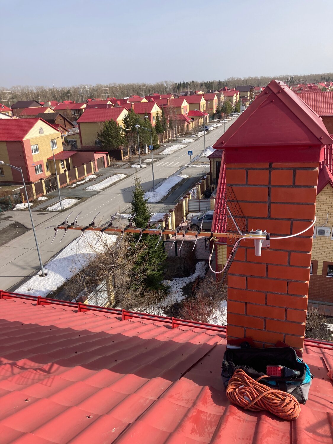 молниезащита кровли, на крышах, вентканал на крыше, металлочерепица молниезащита, монтаж кровли