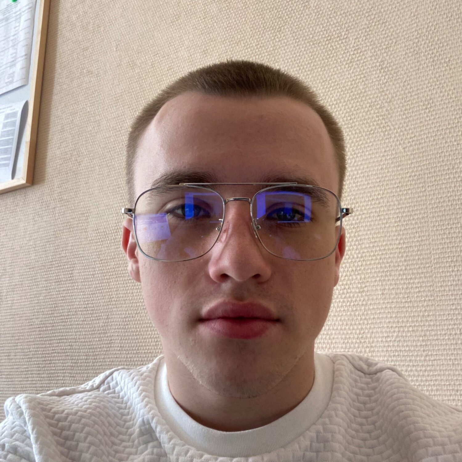 Артем Сафонов