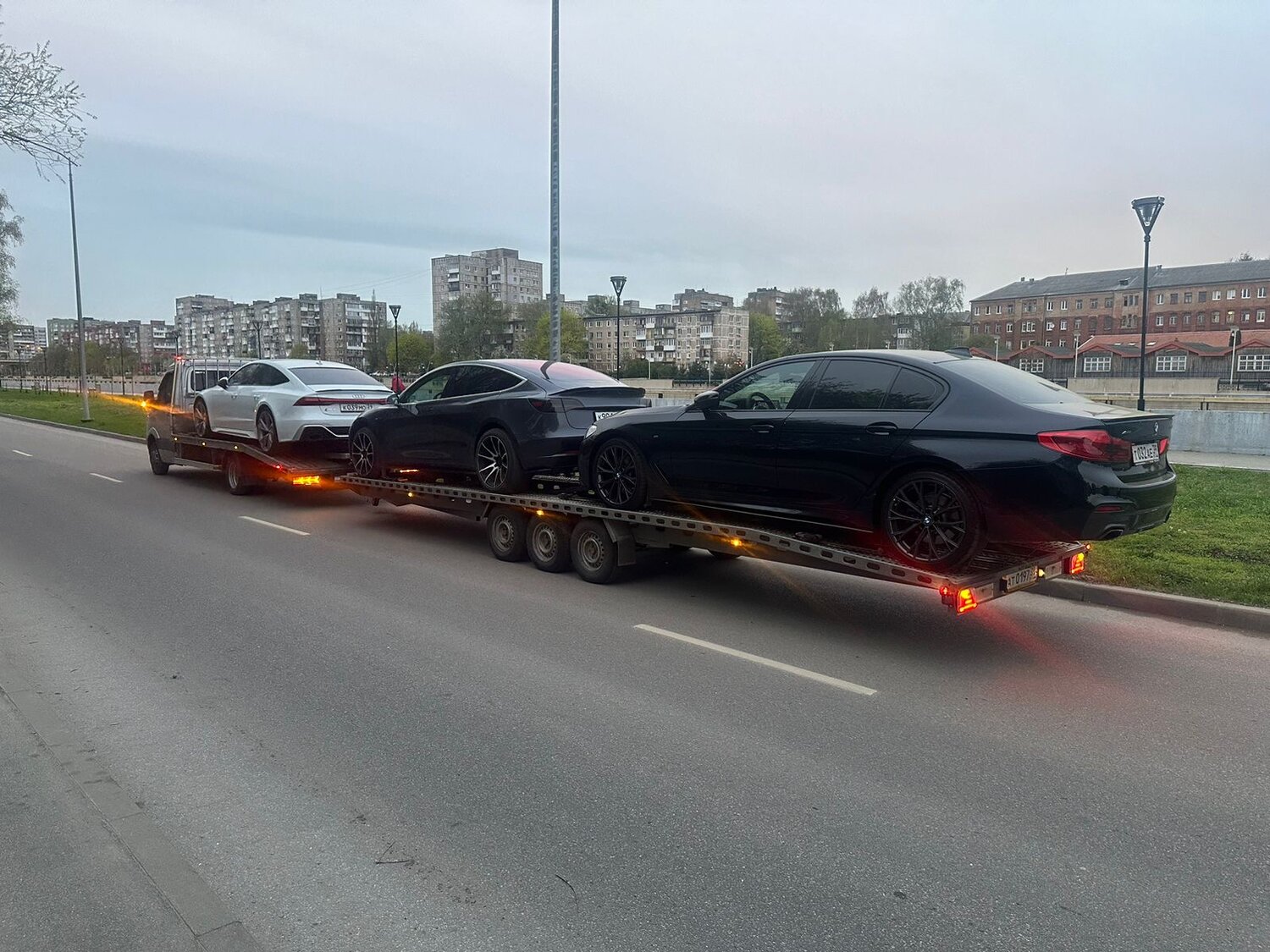 bmw f10 на эвакуаторе, bmw 5 series f 10, бмв на эвакуаторе, bmw m 5 f 10, bmw 540i xdrive 2017