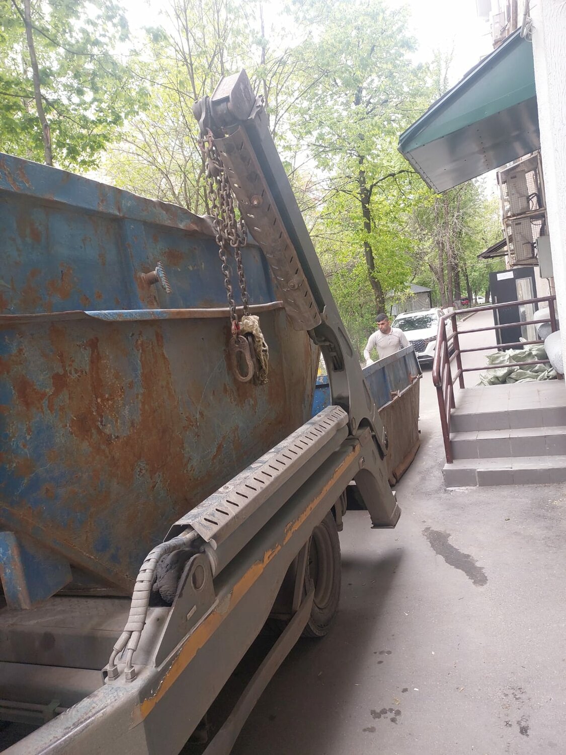 бункеровоз, маз бункеровоз, эвакуатор подъемный, вывоз мусора, спецтехника эвакуатор
