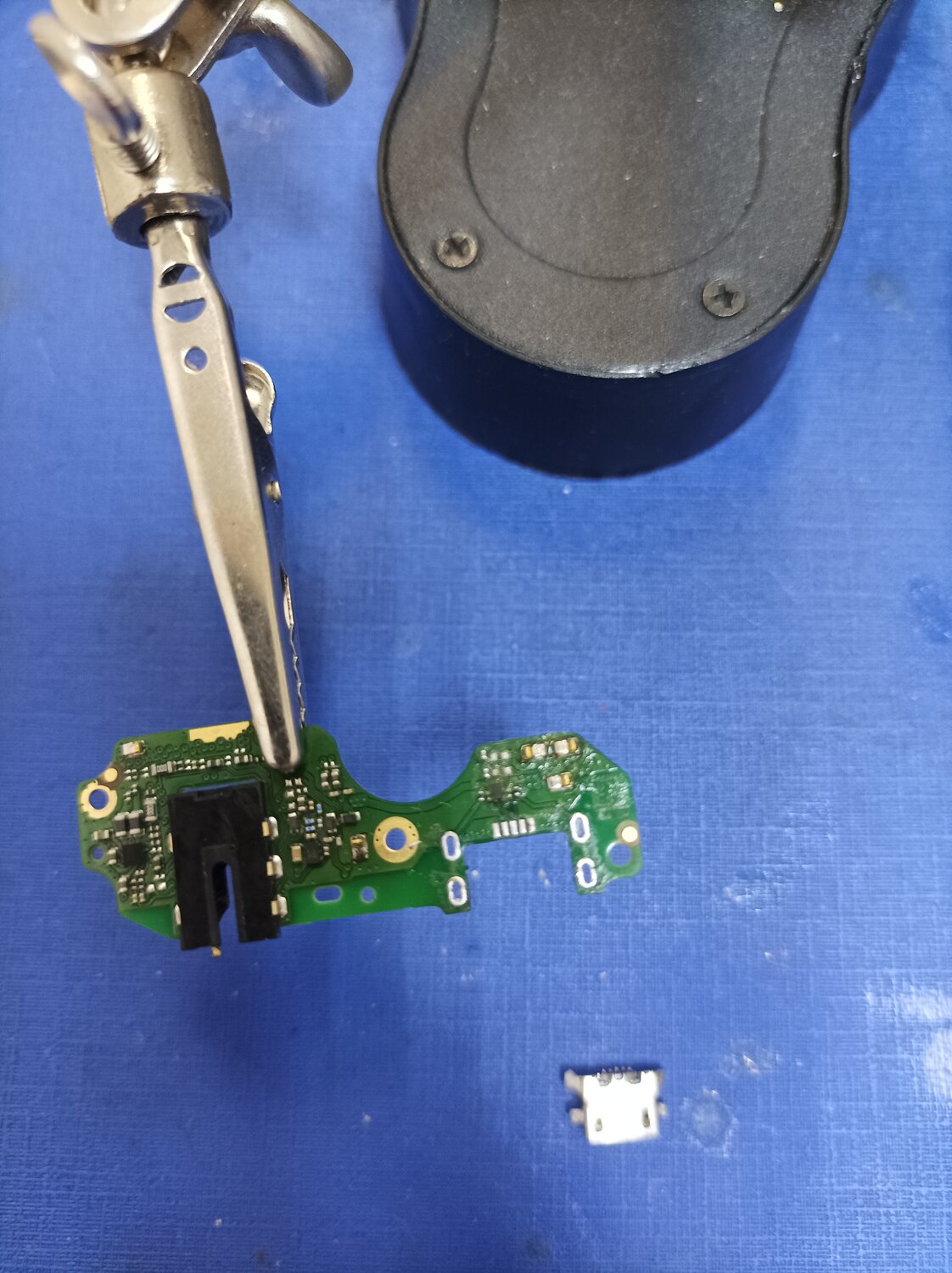 плата ps vita 2000, hi-tek 725 switch disassembly, techno spark go test point, mi pad 2 контроллер питания, speaker repair