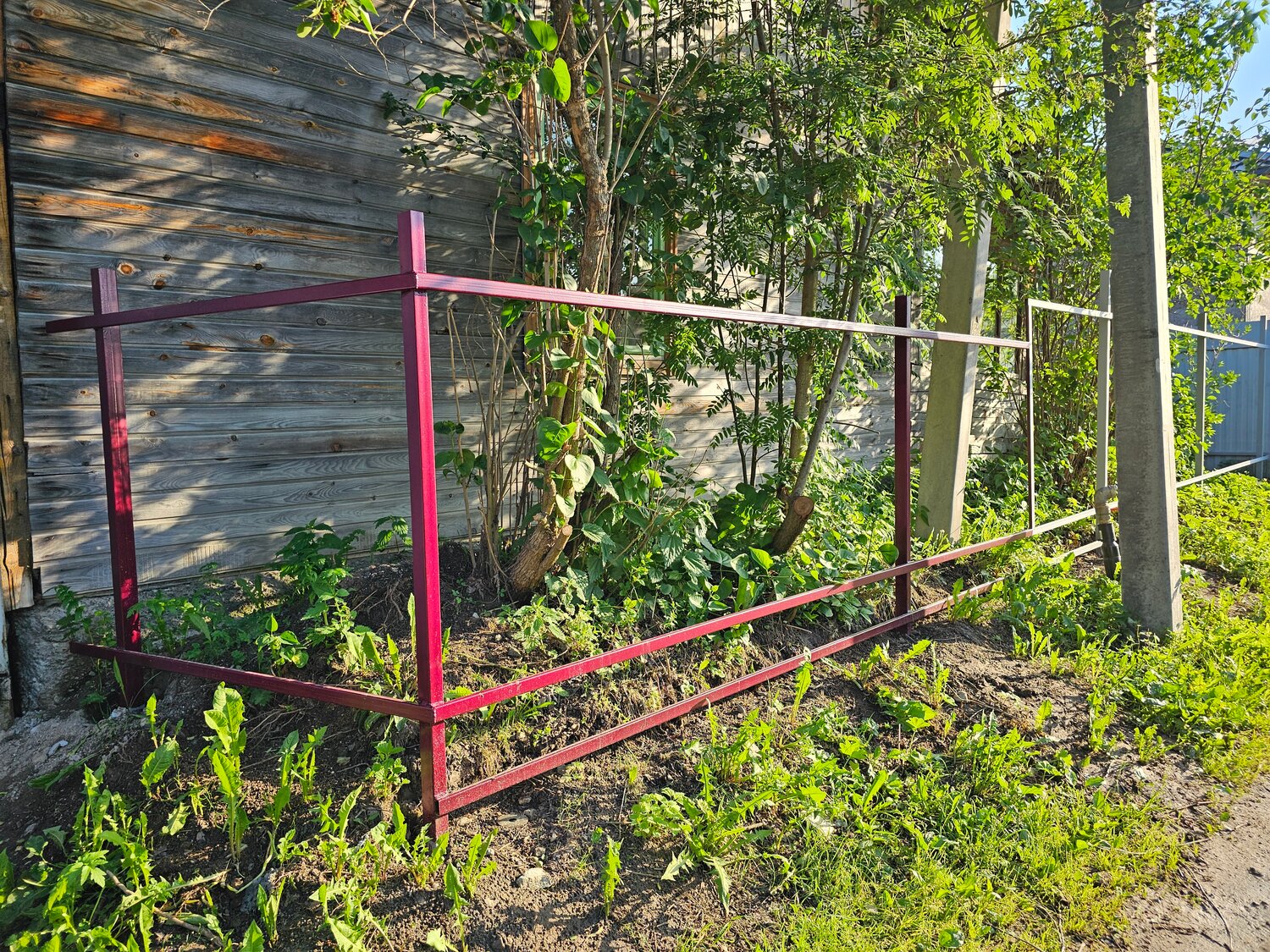 каркас забора, рабица забор, забор из сетки рабицы, калитка забора, крепление сетки рабицы к столбам