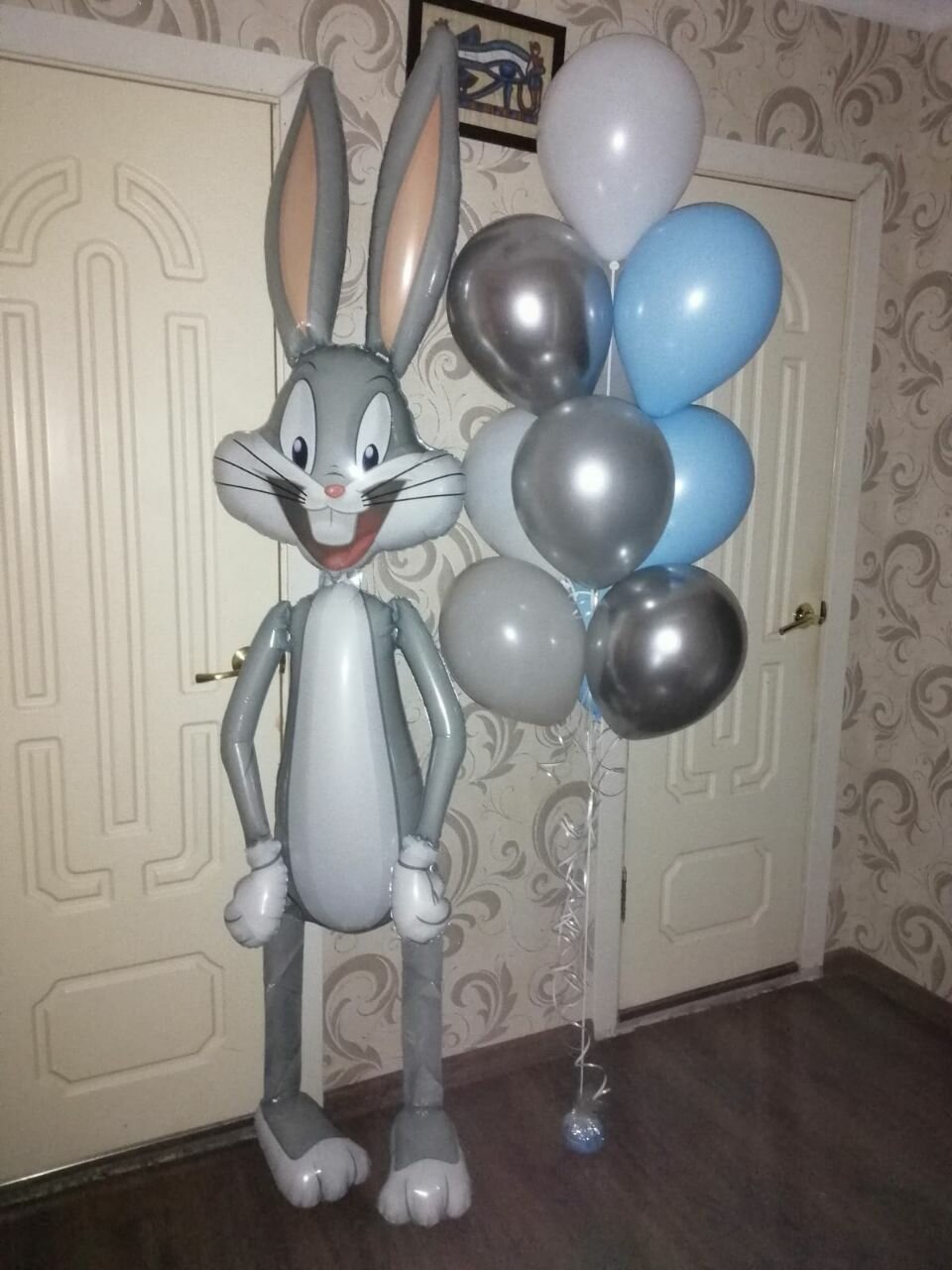 ходячий шар "багз банни", багз банни шар, шар заяц, шары багз банни, заяц багз банни