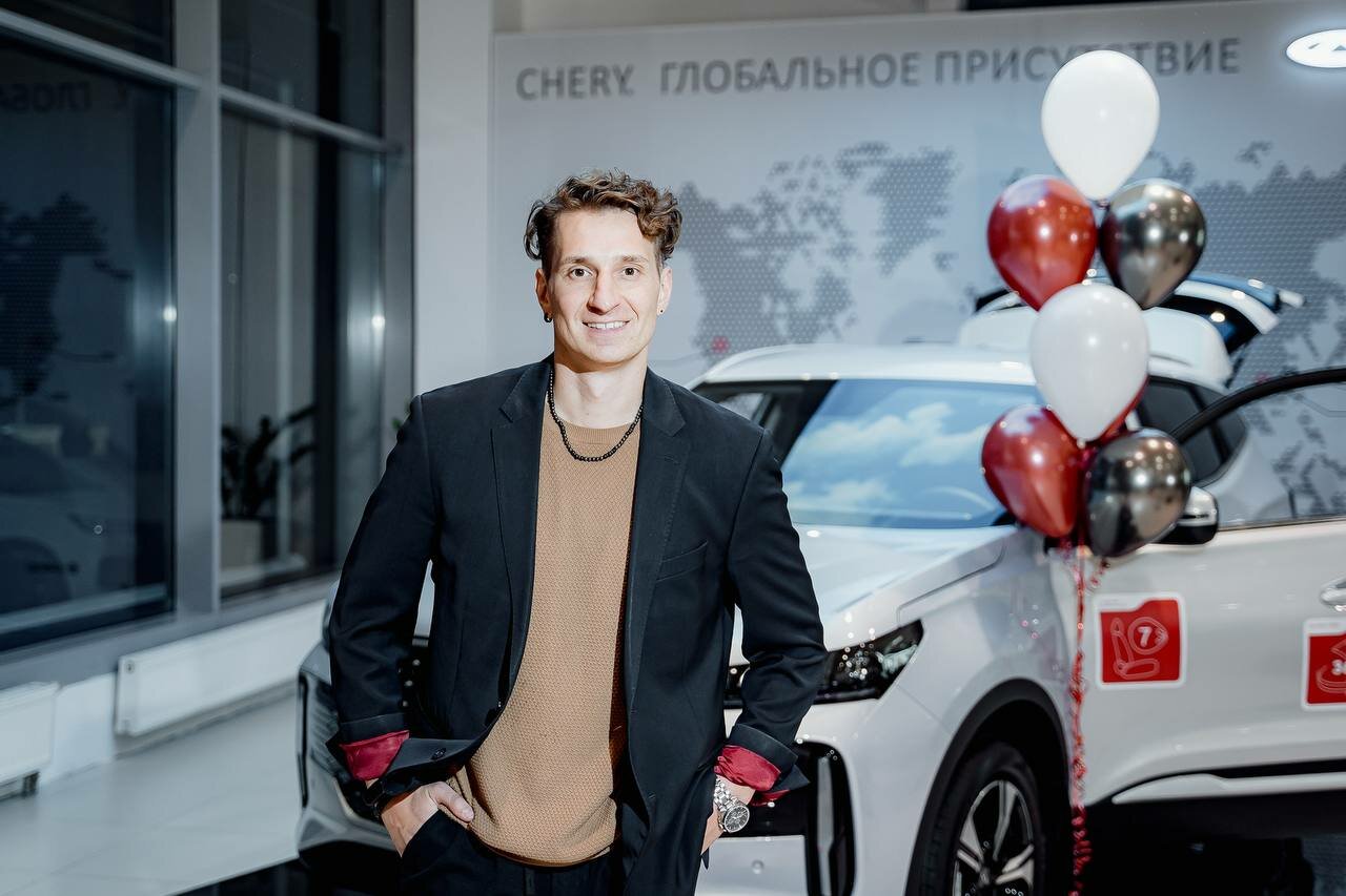 автомобиль, авто, работник автосалона, автосалон киа, автосалон