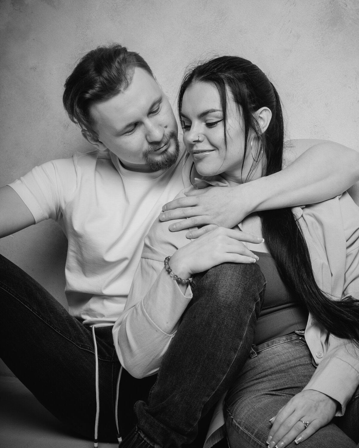 людей