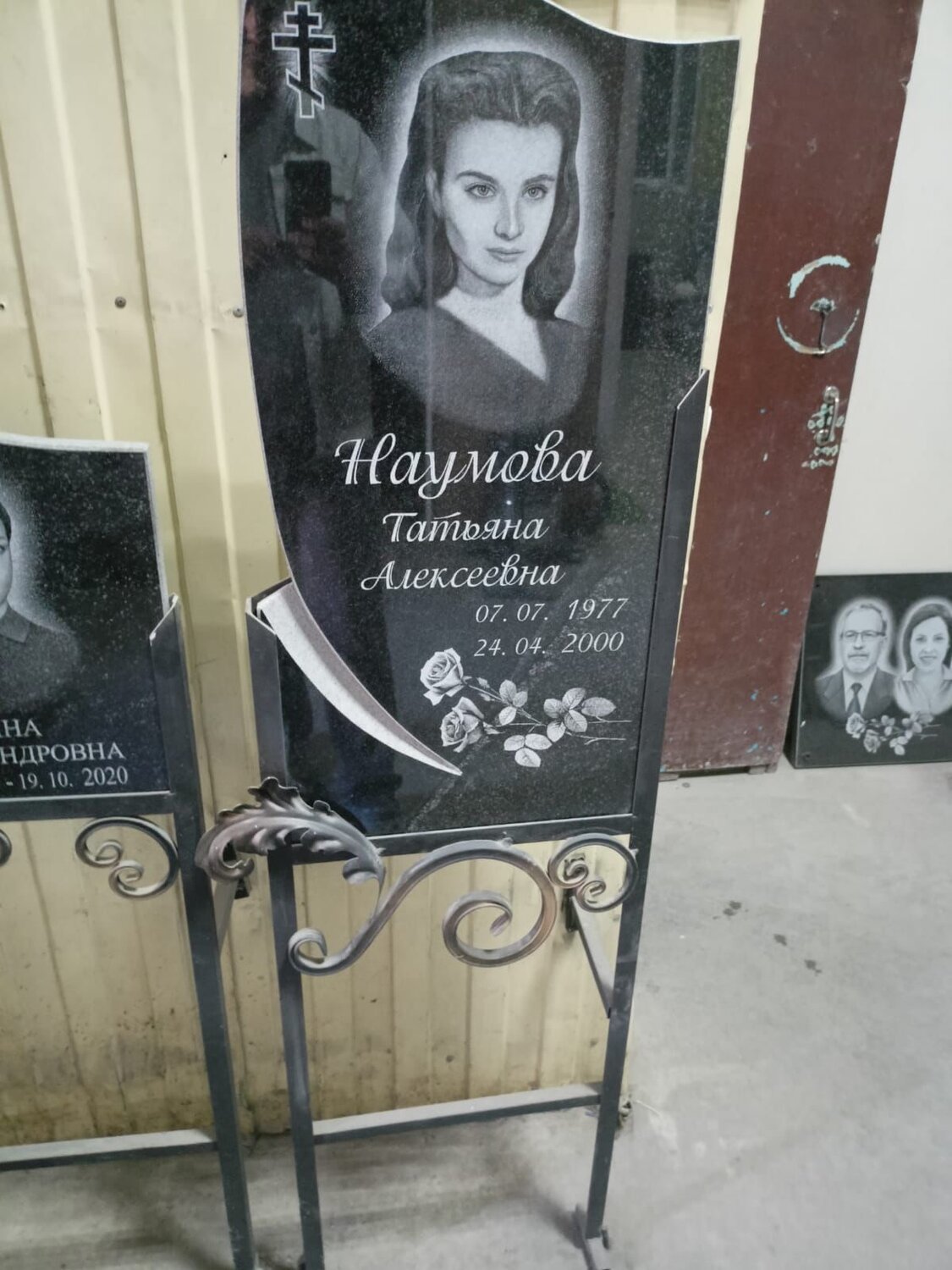 памятник, портрет на памятник, гранитные памятники, памятник для мамы на могилу, красивые памятники