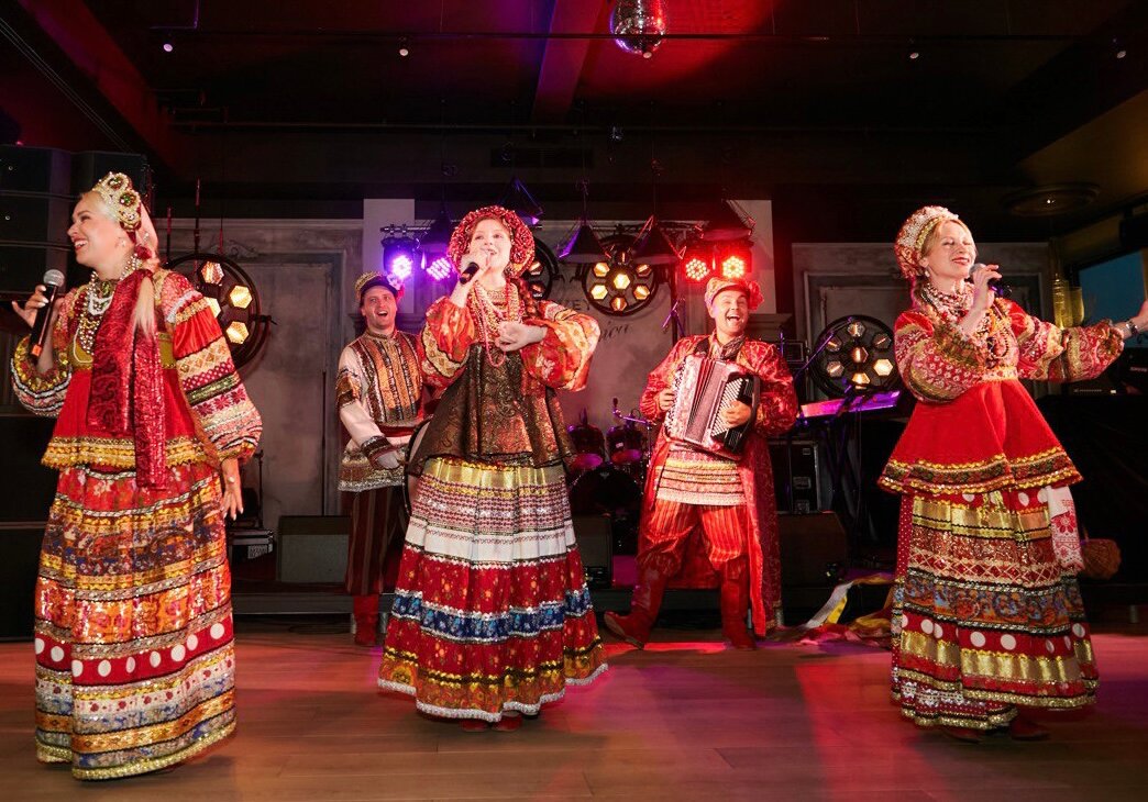 русский народный ансамбль, ансамбль, костюмы надежды бабкиной и ансамбля русская, народный ансамбль, ансамбль млада