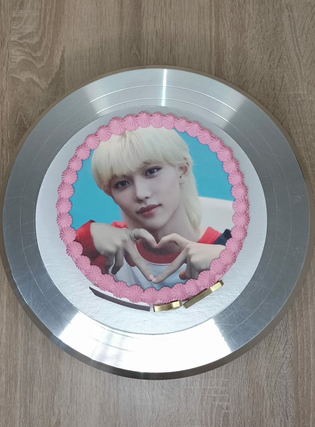 торт бтс, бтс happy birthday jimin, значок бтс, значок bts, bts blackpink