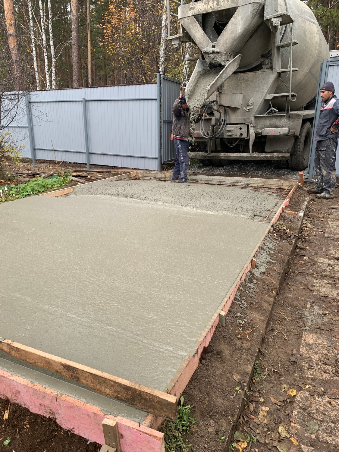 монолитный бетон м 300, бетонные работы, заливка фундамента, монолитный бетон, бетон раствор