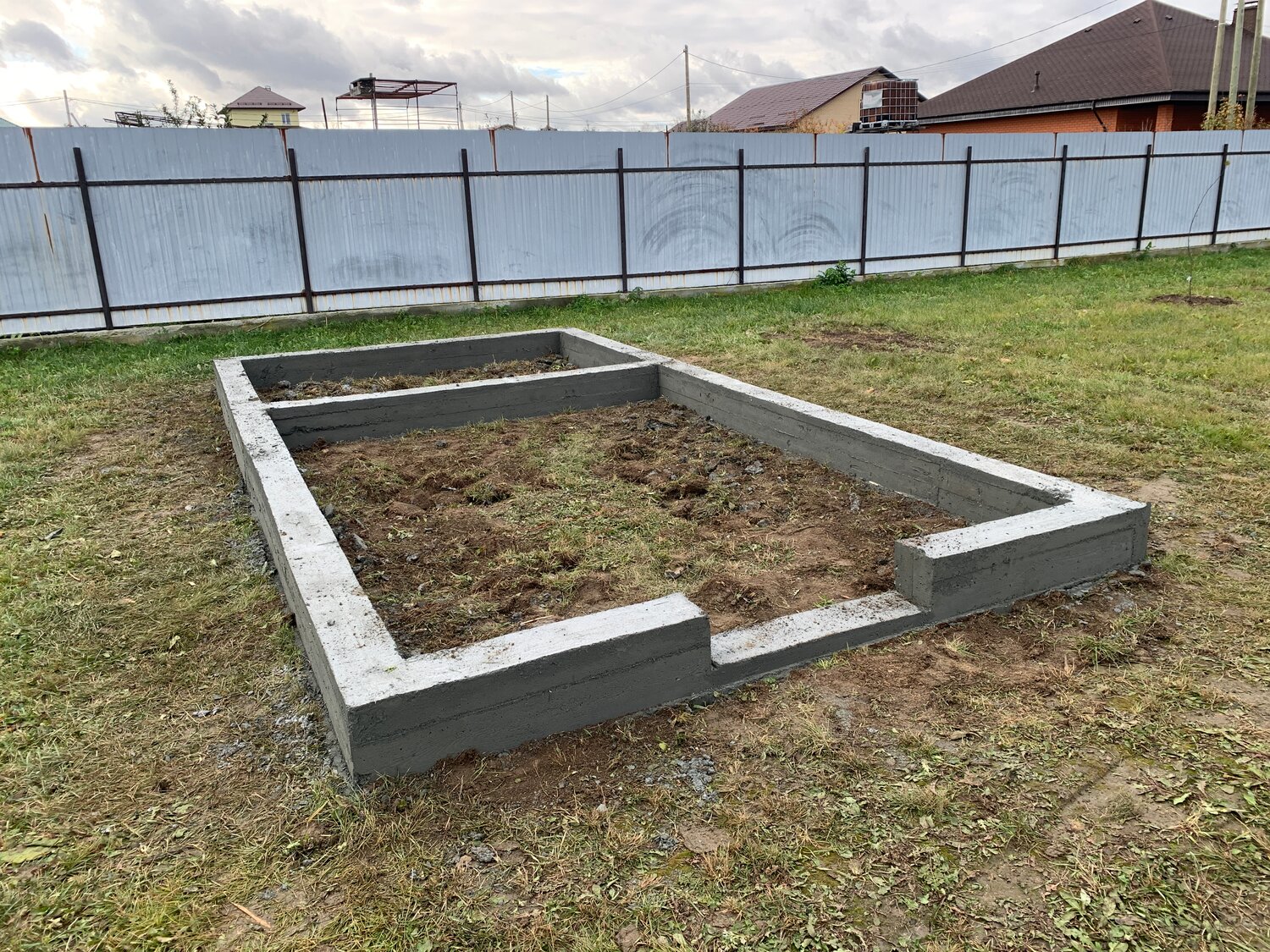 фундамент, фундамент под дом, ленточный фундамент, ленточный фундамент для дома, фундамент для дома