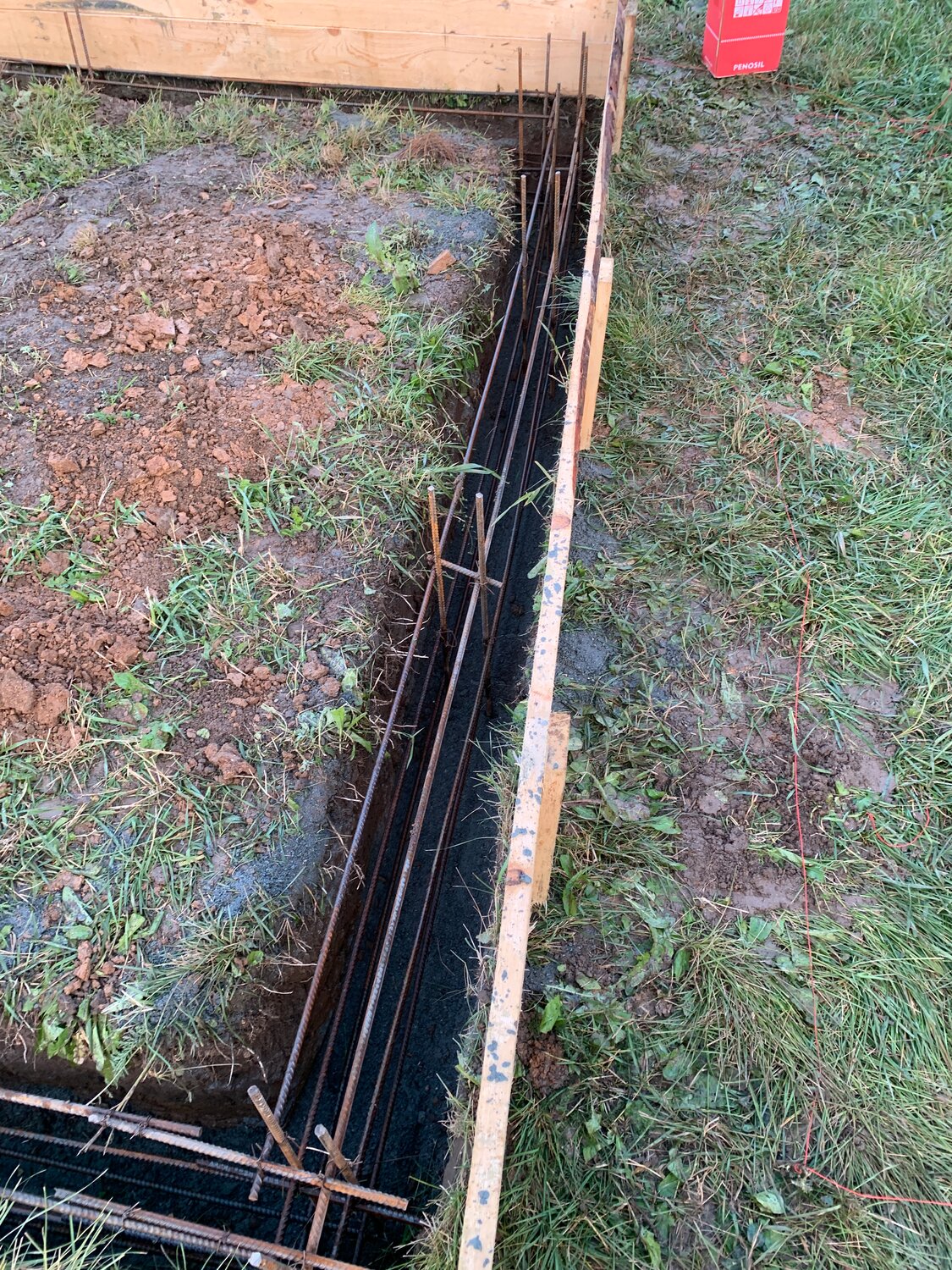 армировка ленточного фундамента, арматура для заливки фундамента дома, опалубка под ленточный фундамент, фундамент, арматура в фундаменте