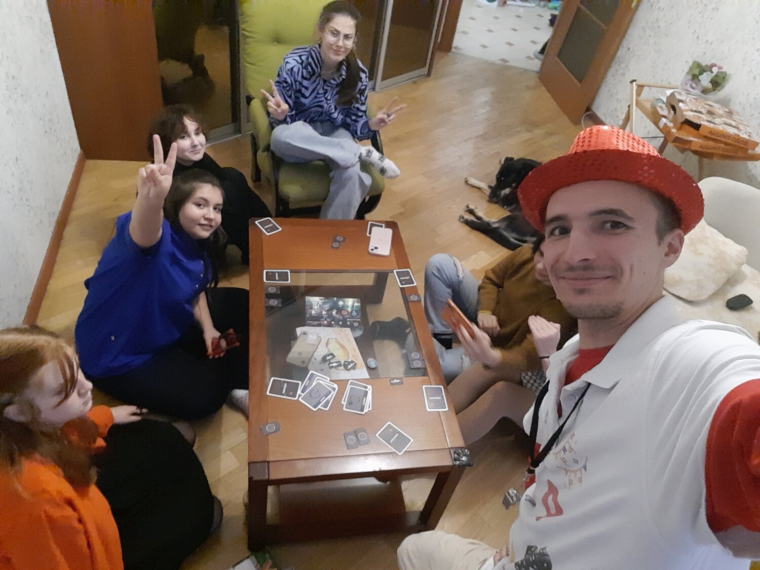 человек, мужчина, друзья, фотографии друзей, настольные игры